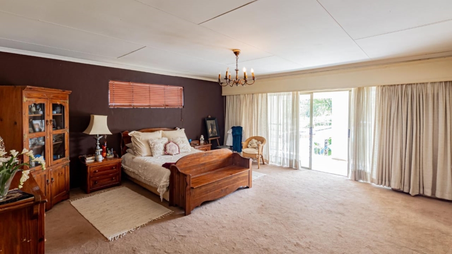 5 Bedroom Property for Sale in Westdene Gauteng