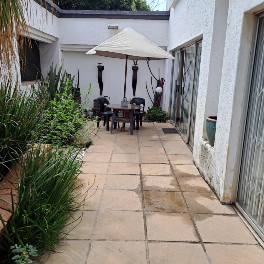 5 Bedroom Property for Sale in Westdene Gauteng