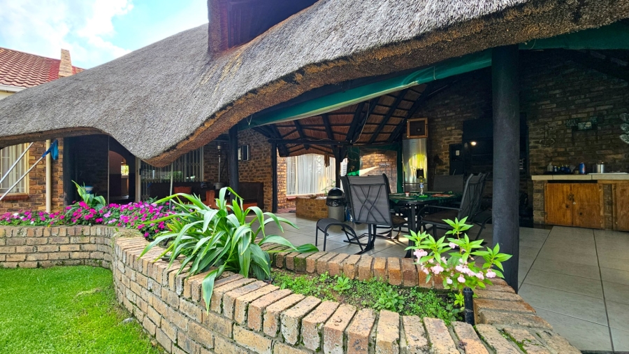 4 Bedroom Property for Sale in Falcon Ridge Gauteng
