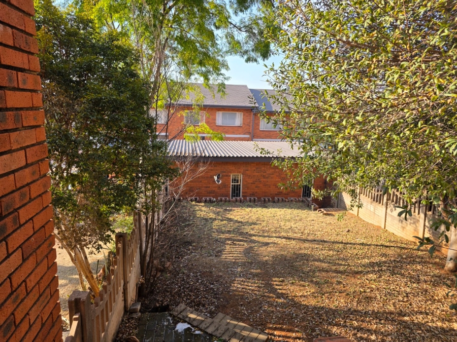 3 Bedroom Property for Sale in La Montagne Gauteng