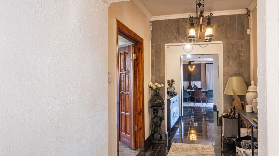 3 Bedroom Property for Sale in Oakdene Gauteng