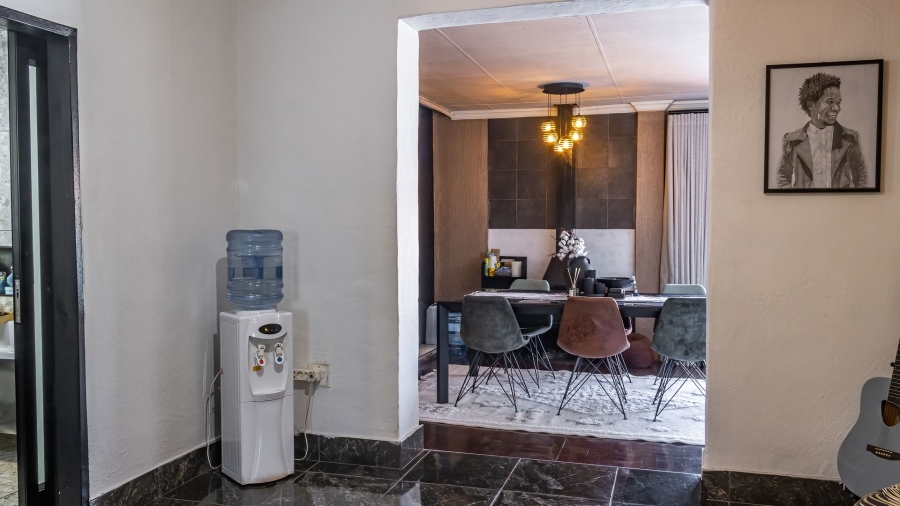 3 Bedroom Property for Sale in Oakdene Gauteng