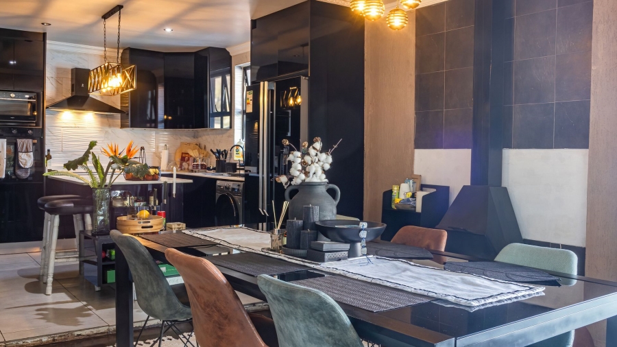 3 Bedroom Property for Sale in Oakdene Gauteng