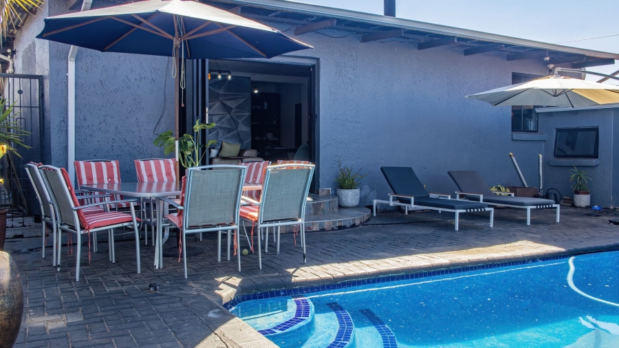 3 Bedroom Property for Sale in Oakdene Gauteng