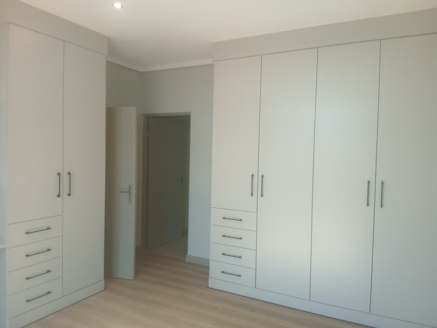 To Let 2 Bedroom Property for Rent in Midstream Estate Gauteng