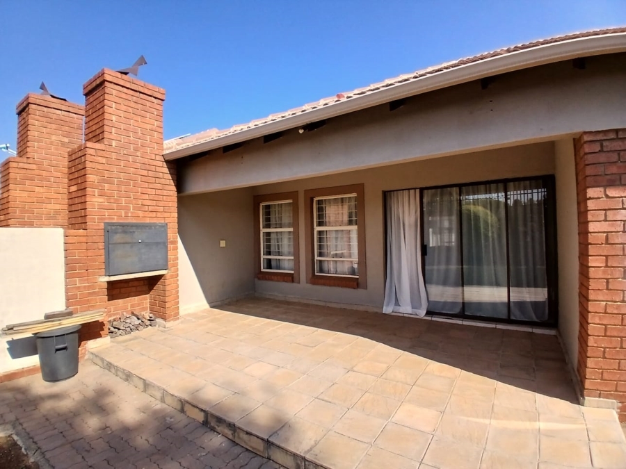 To Let 3 Bedroom Property for Rent in The Wilds Gauteng