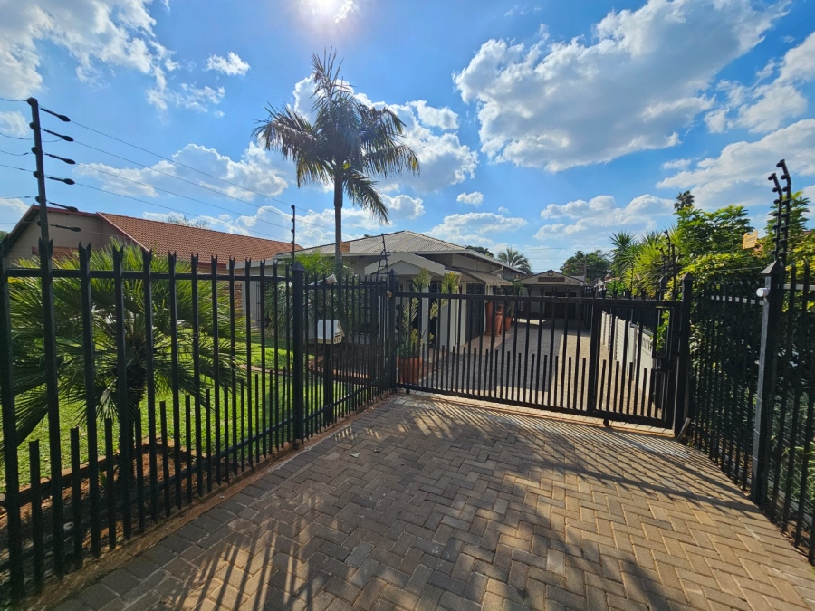 6 Bedroom Property for Sale in Pretoria Gardens Gauteng