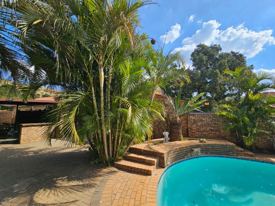 6 Bedroom Property for Sale in Pretoria Gardens Gauteng