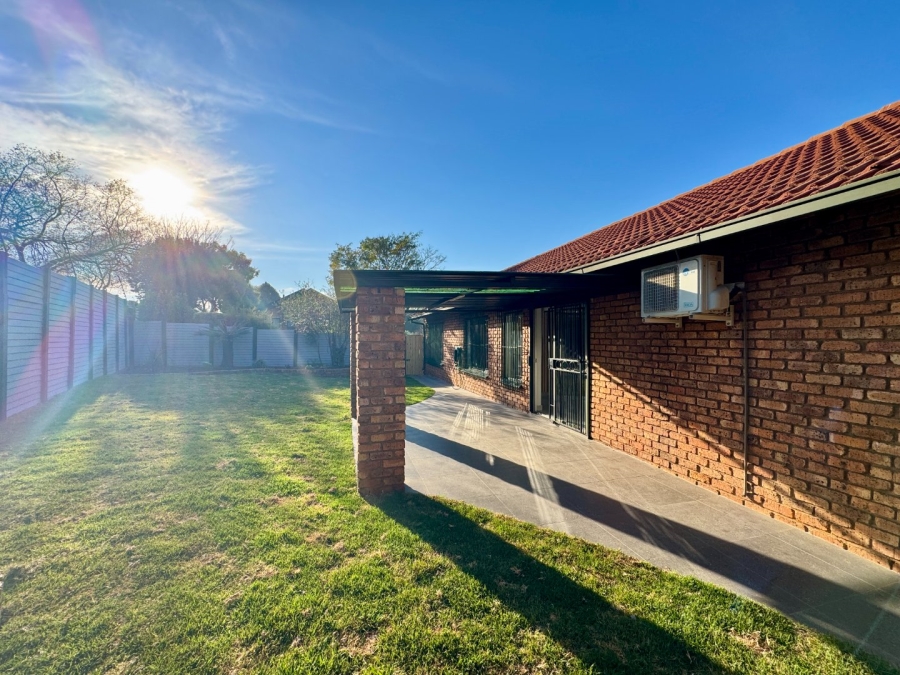 3 Bedroom Property for Sale in Elardus Park Gauteng