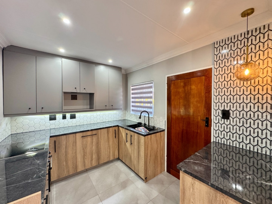 3 Bedroom Property for Sale in Elardus Park Gauteng