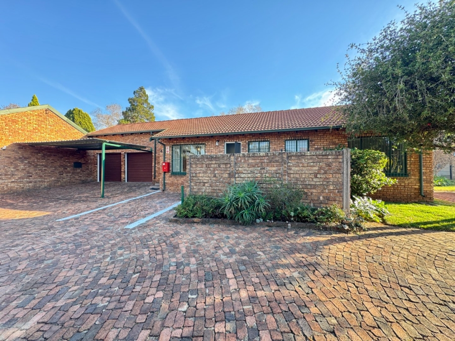 3 Bedroom Property for Sale in Elardus Park Gauteng