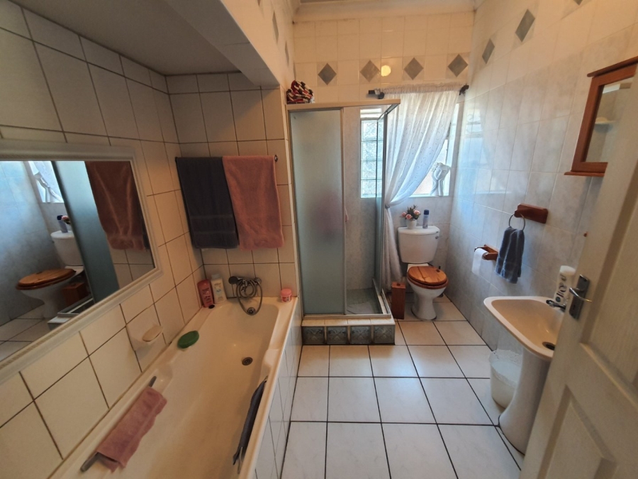 3 Bedroom Property for Sale in Roseville Gauteng