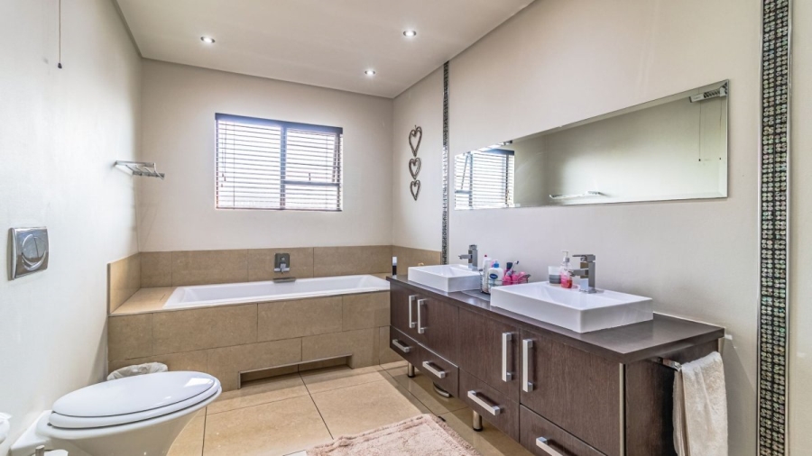 4 Bedroom Property for Sale in Dowerglen Gauteng