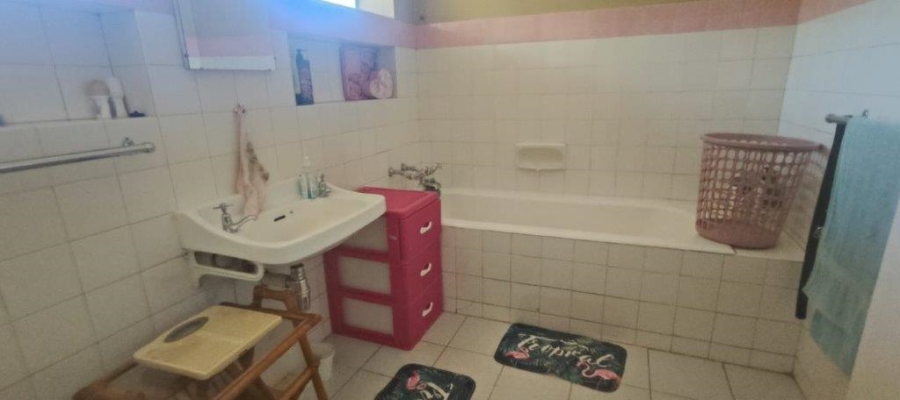5 Bedroom Property for Sale in Pretoria Gardens Gauteng