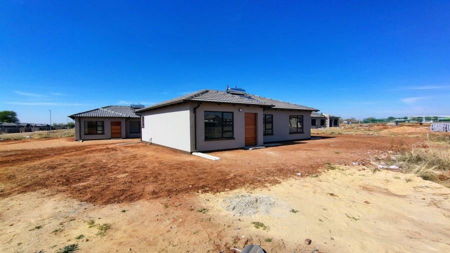 3 Bedroom Property for Sale in Windmill Park Gauteng