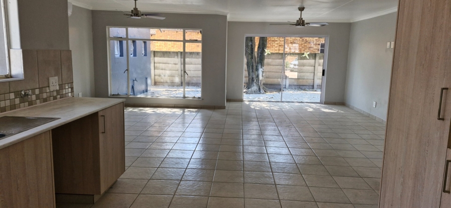 To Let 4 Bedroom Property for Rent in Sunward Park Gauteng