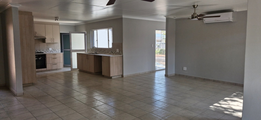 To Let 4 Bedroom Property for Rent in Sunward Park Gauteng