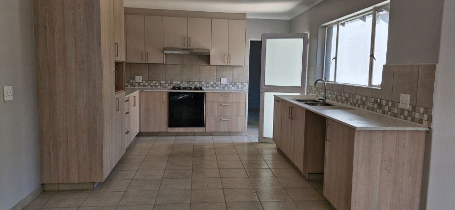 To Let 4 Bedroom Property for Rent in Sunward Park Gauteng