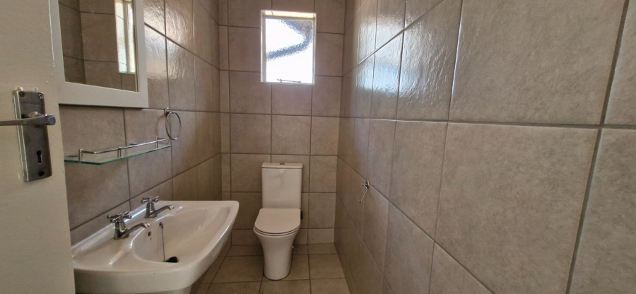 To Let 4 Bedroom Property for Rent in Sunward Park Gauteng
