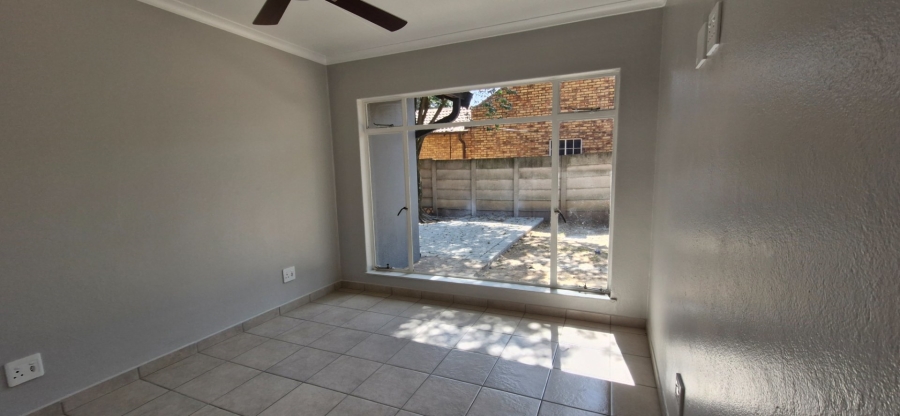 To Let 4 Bedroom Property for Rent in Sunward Park Gauteng