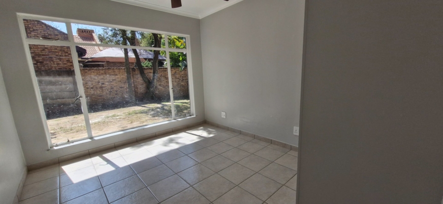To Let 4 Bedroom Property for Rent in Sunward Park Gauteng