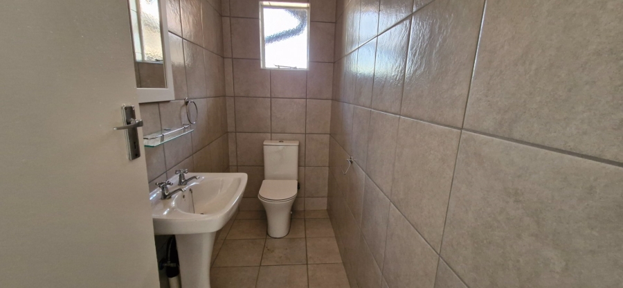 To Let 4 Bedroom Property for Rent in Sunward Park Gauteng