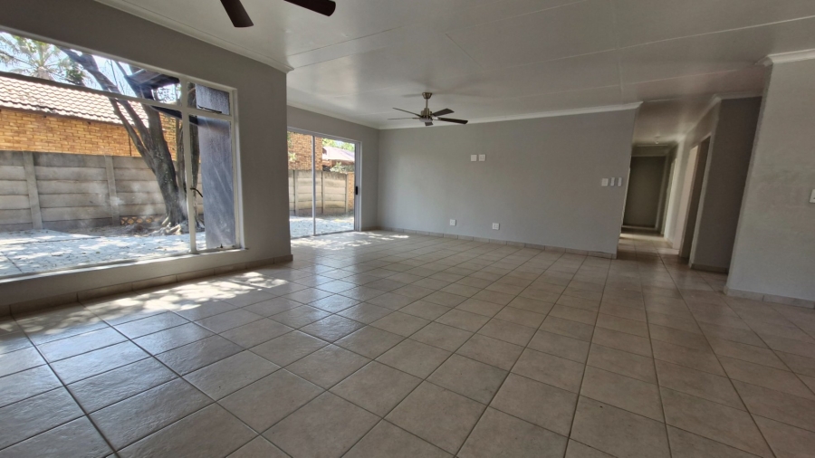 To Let 4 Bedroom Property for Rent in Sunward Park Gauteng