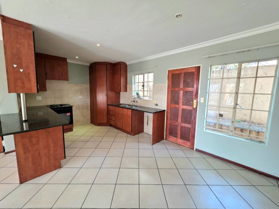 3 Bedroom Property for Sale in La Montagne Gauteng