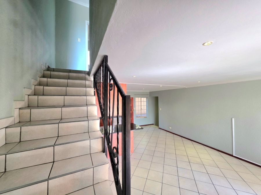 3 Bedroom Property for Sale in La Montagne Gauteng