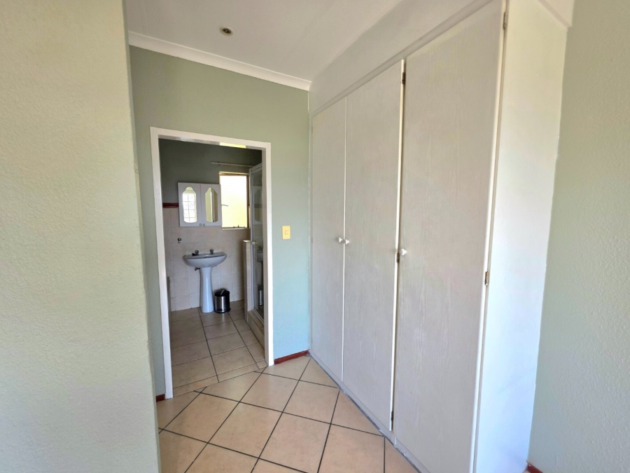 3 Bedroom Property for Sale in La Montagne Gauteng
