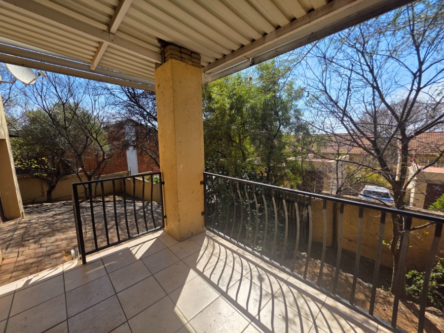 3 Bedroom Property for Sale in La Montagne Gauteng