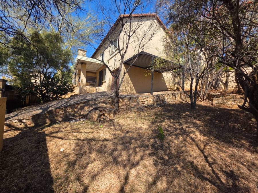 3 Bedroom Property for Sale in La Montagne Gauteng