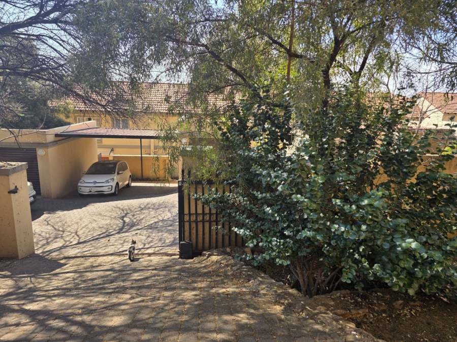 3 Bedroom Property for Sale in La Montagne Gauteng