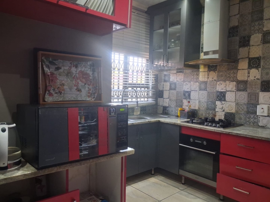3 Bedroom Property for Sale in Lotus Gardens Gauteng