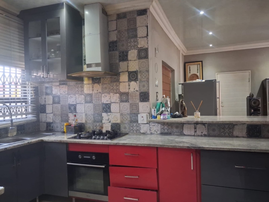 3 Bedroom Property for Sale in Lotus Gardens Gauteng