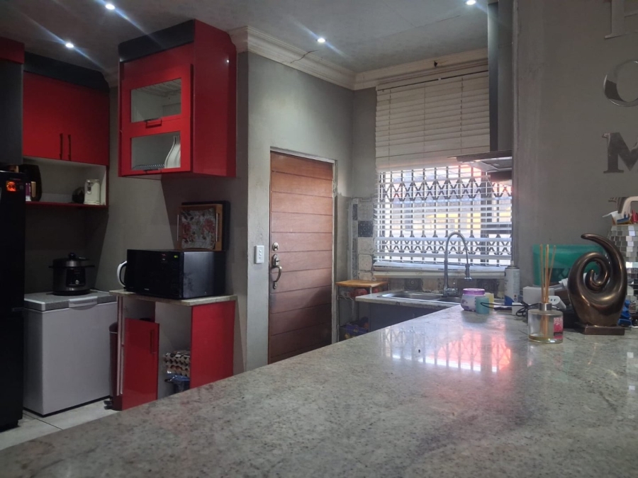 3 Bedroom Property for Sale in Lotus Gardens Gauteng