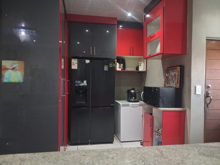 3 Bedroom Property for Sale in Lotus Gardens Gauteng