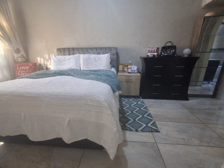 3 Bedroom Property for Sale in Lotus Gardens Gauteng