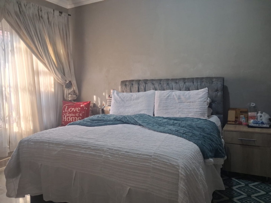 3 Bedroom Property for Sale in Lotus Gardens Gauteng