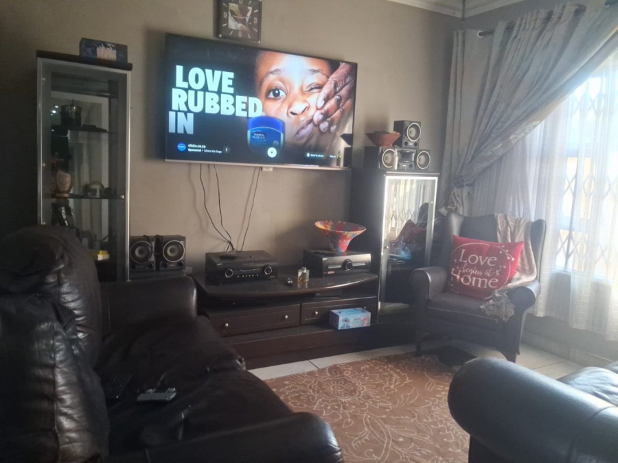 3 Bedroom Property for Sale in Lotus Gardens Gauteng