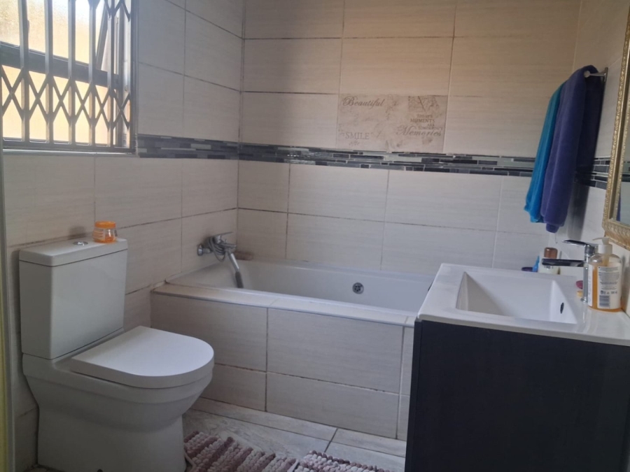 3 Bedroom Property for Sale in Lotus Gardens Gauteng