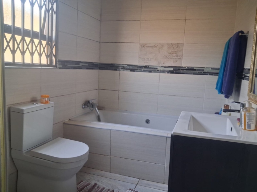 3 Bedroom Property for Sale in Lotus Gardens Gauteng