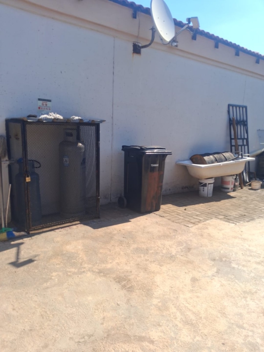 3 Bedroom Property for Sale in Lotus Gardens Gauteng