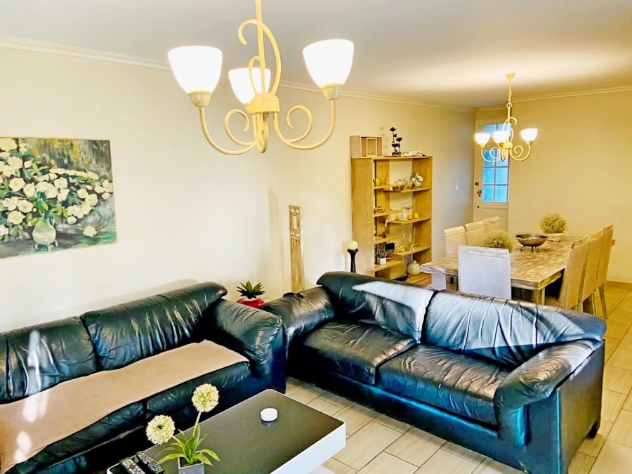 3 Bedroom Property for Sale in Woodmead Gauteng
