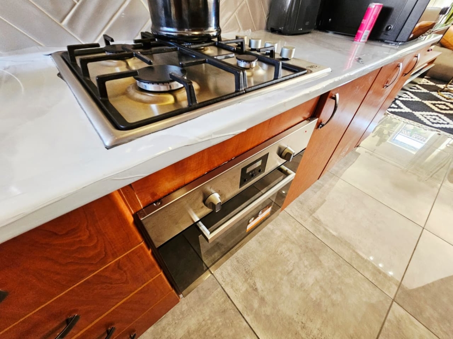 3 Bedroom Property for Sale in Heuwelsig Estate Gauteng