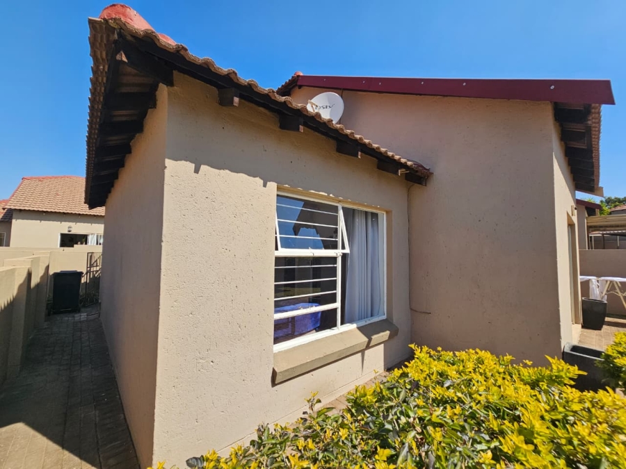 3 Bedroom Property for Sale in Heuwelsig Estate Gauteng
