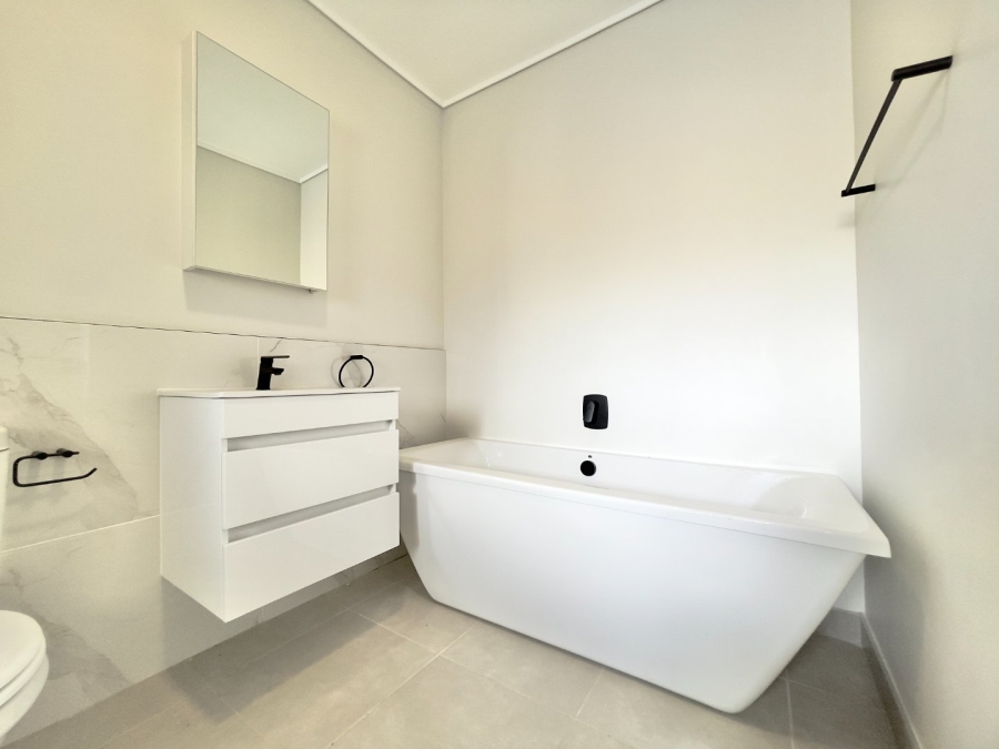 To Let 3 Bedroom Property for Rent in Waterfall Gauteng