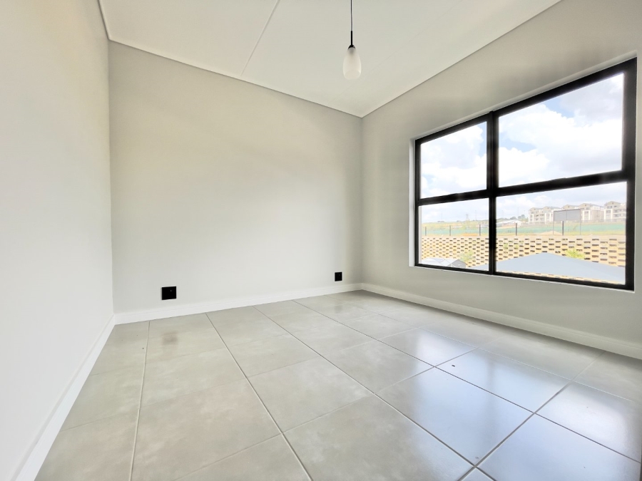 To Let 3 Bedroom Property for Rent in Waterfall Gauteng