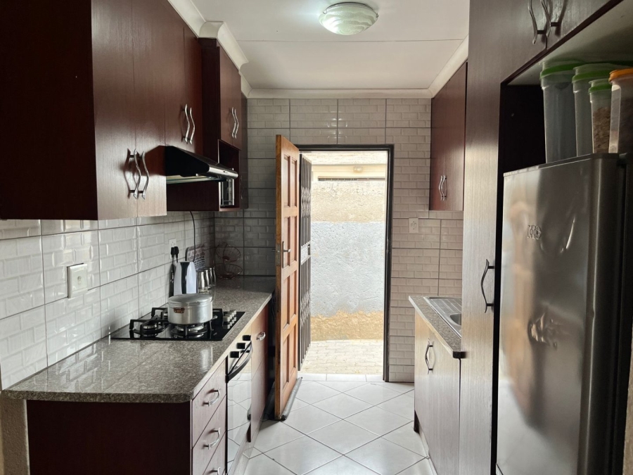 3 Bedroom Property for Sale in Blue Hills Gauteng