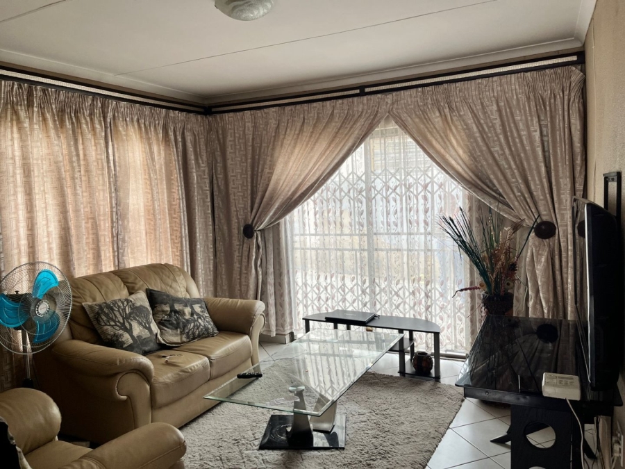 3 Bedroom Property for Sale in Blue Hills Gauteng